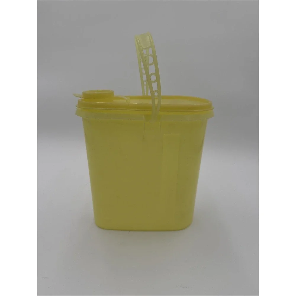 Vtg Tupperware Yellow Slim Pitcher Beverage Container with Handle and Spout Lid